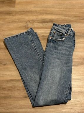 H&M Women's Straight-Leg Jeans in Medium Blue Wash